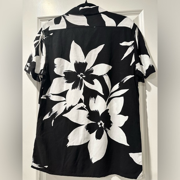 Express Shirt Bundle - Picture 3 of 5